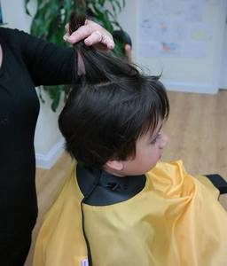Neocape gyermek galléros hajvágó- és beterítő sárga kendő